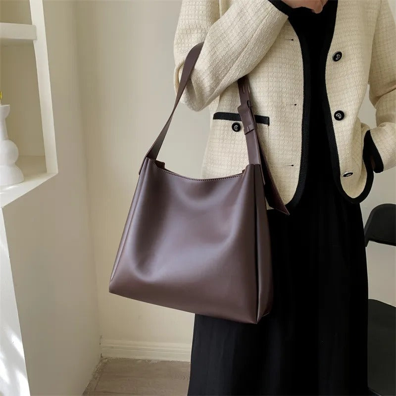NORA | Rummelig taske